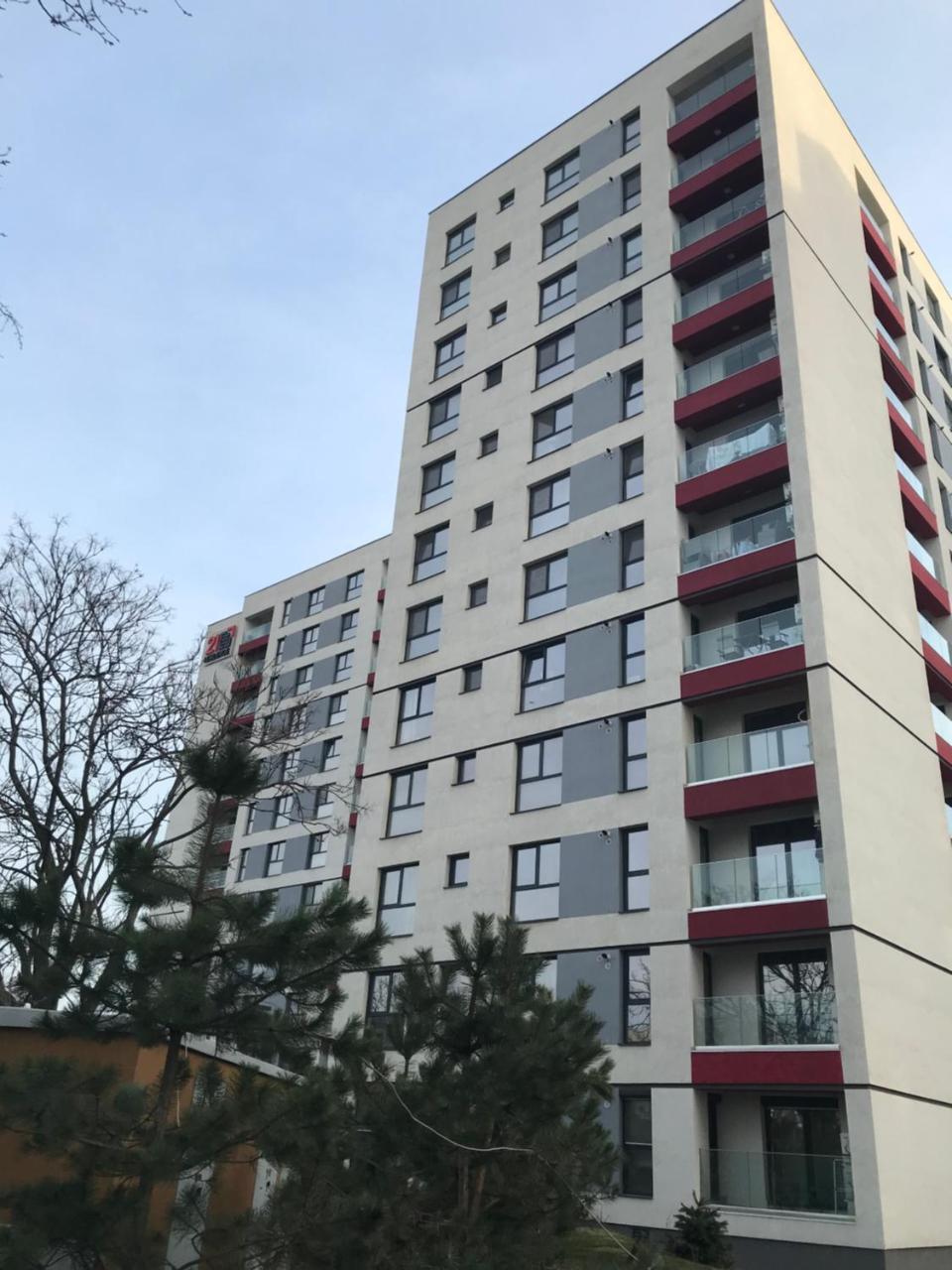 Apartament 21 *