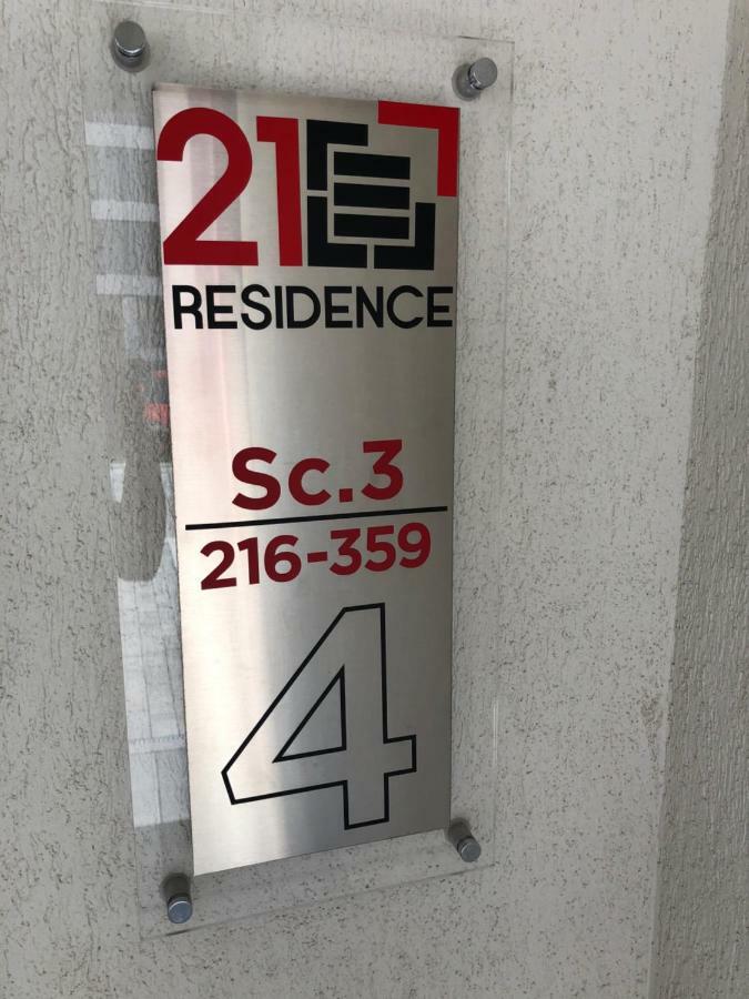 21 Apartament *
