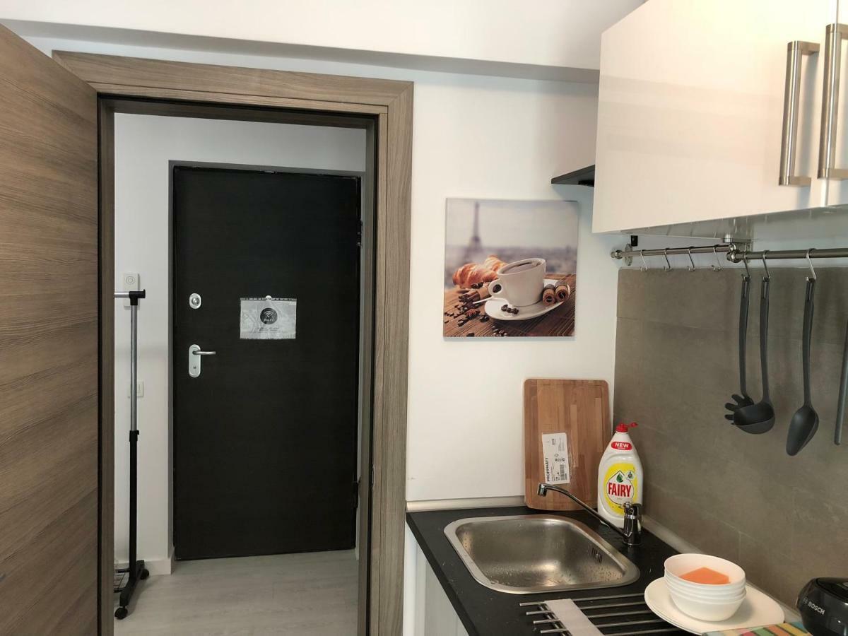 21 Apartament *
