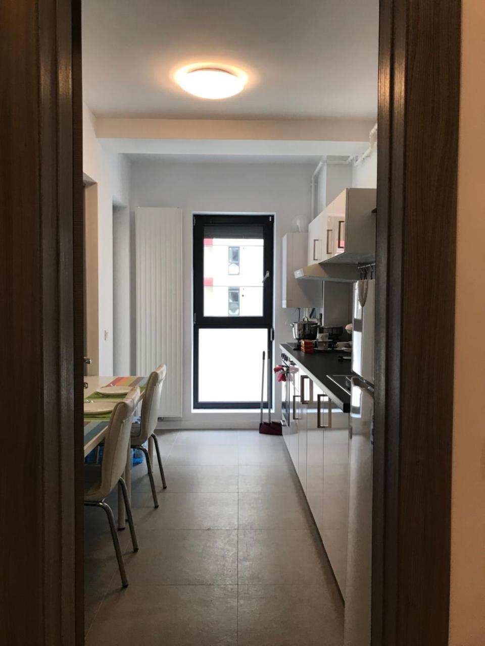 Apartment 21 *