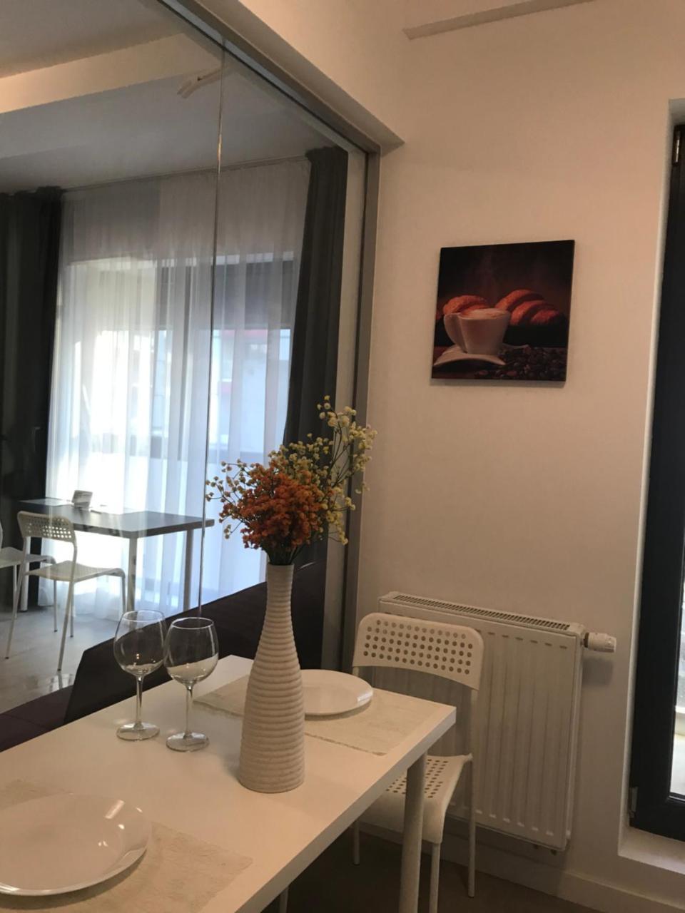 Apartment 21