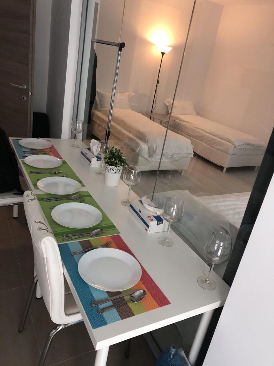 Apartment 21 *